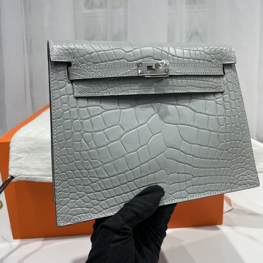 Hermes Kelly Danse Evercolor Bag In Grey Crocodile Niloticus Leather